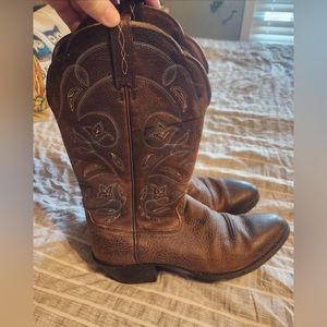 Ladies Justin Boots size 8